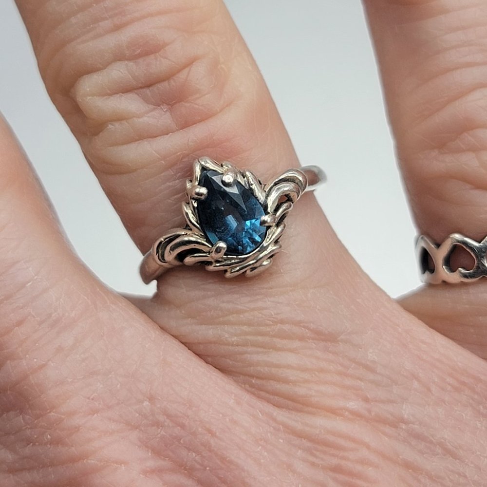 Kabana Sterling Silver Blue Topaz Ring - Picture 7 of 8